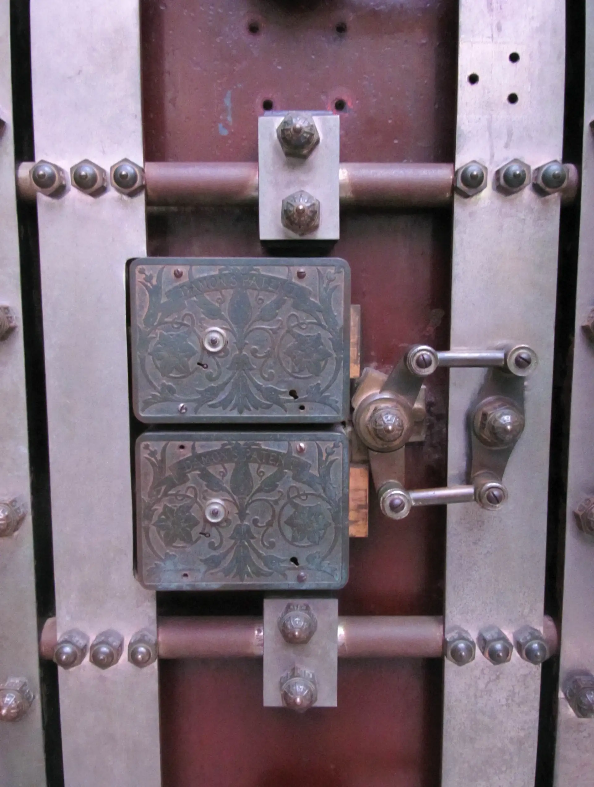 Professional safe services in El Paso - opening and repair